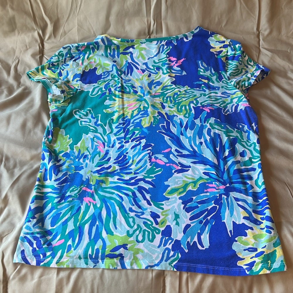 Lilly Pulitzer Vibrant Tropical Print V-Neck Top - Picture 7 of 7